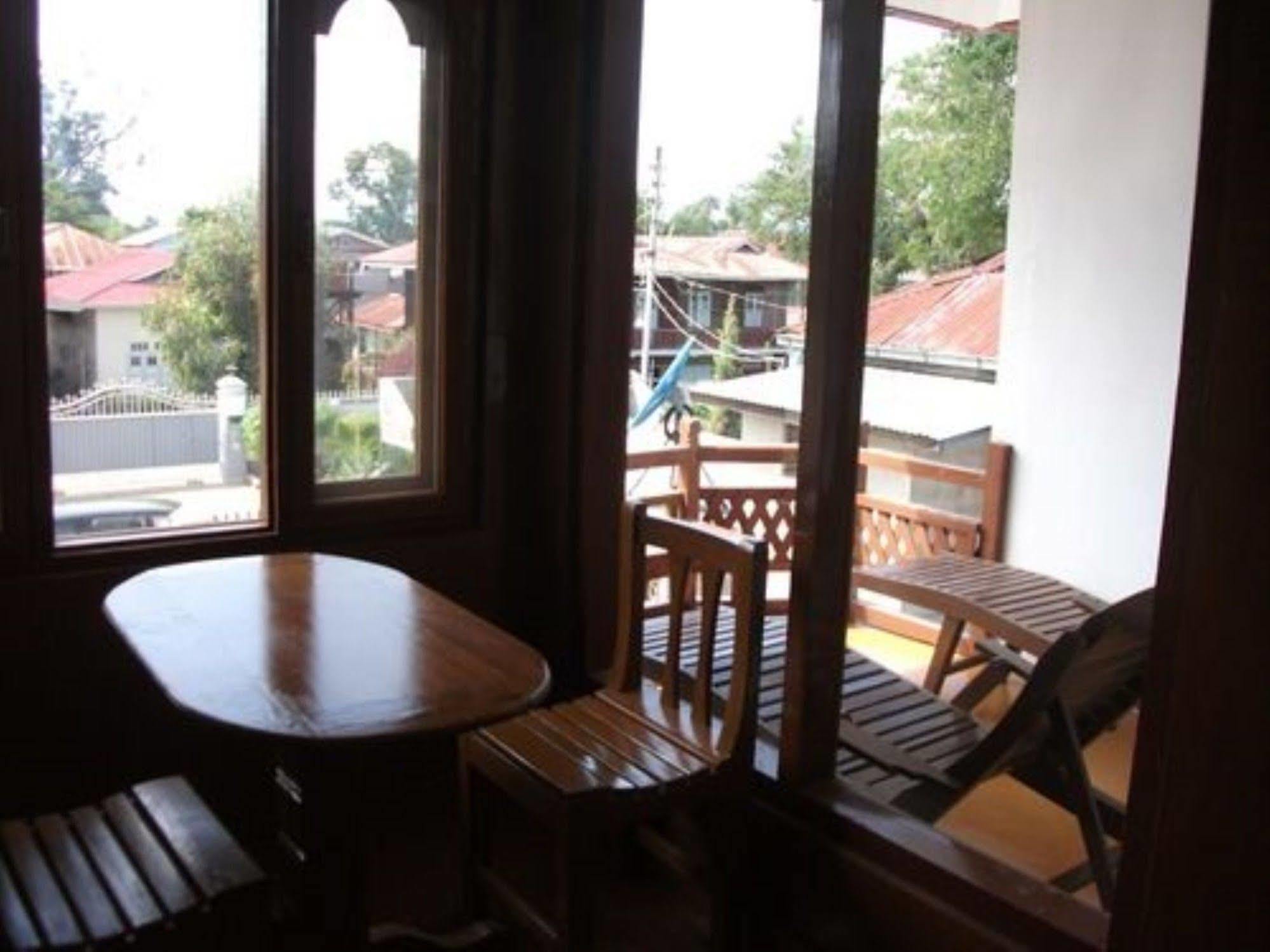 Mingalar * Inle Lake